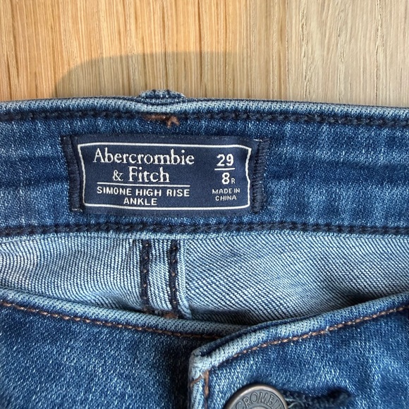Abercrombie Simone High Rise Ankle Jeans - Picture 2 of 2